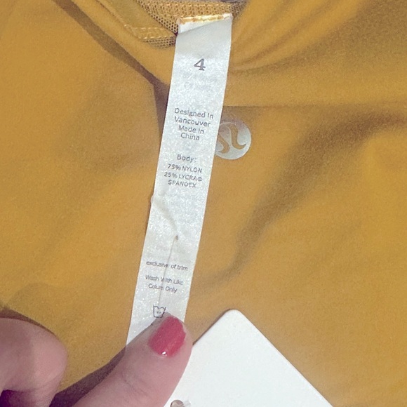 Lululemon 🍋 Gold Set: sports bra and pant set. - Picture 5 of 8
